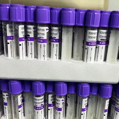 Estantes del tubo 12/18 de la muestra de sangre del EDTA del vacío por el añadido del cartón 3.2mg/ml