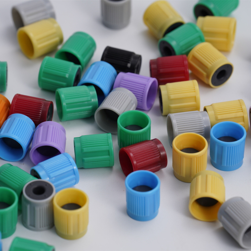 El tubo coloreado de la colección de la sangre de Vacuum parte los casquillos del tubo de 13m m 16m m