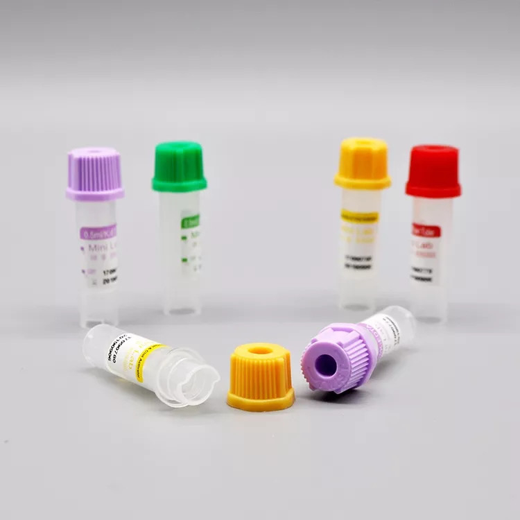 El niño utiliza el vacío micro de los tubos 8*45m m del EDTA 0.5ml no para el hospital